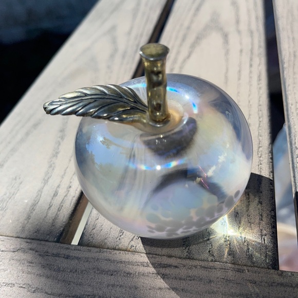 Vintage 1960s Glass Paper Weight With Brass Stem & Leaf - Picture 14 of 16